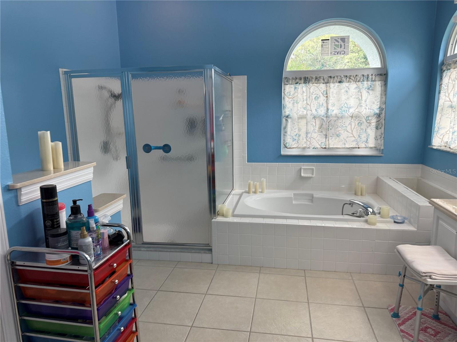 Listing photo id 14 for 2069 Overbrook Lane