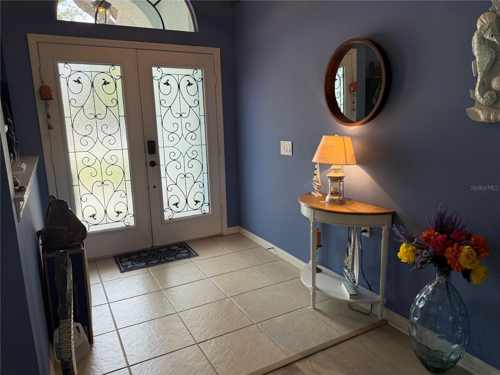 Listing photo id 2 for 2069 Overbrook Lane