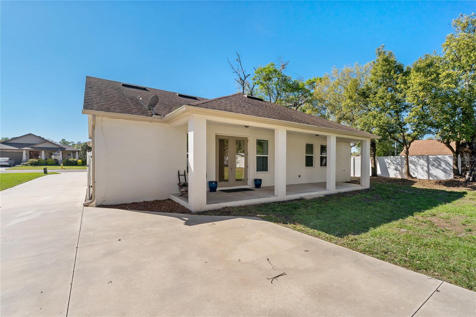 Listing photo id 36 for 1225 Wild Daisy Drive