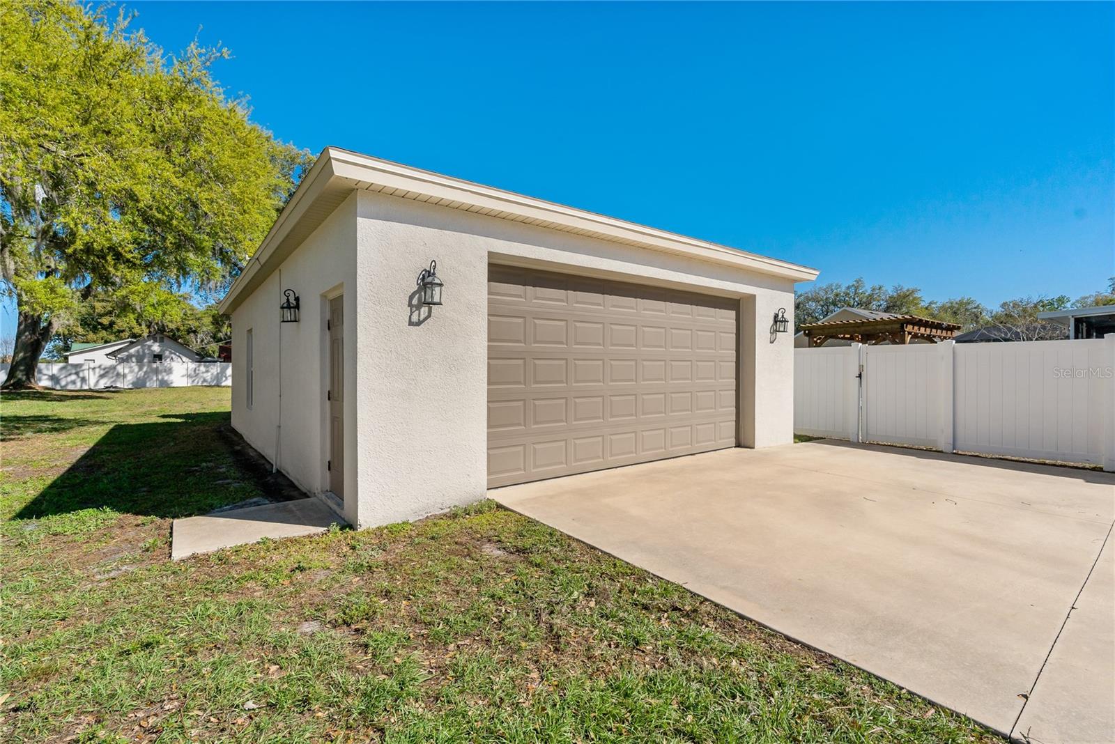 Listing photo id 58 for 1225 Wild Daisy Drive