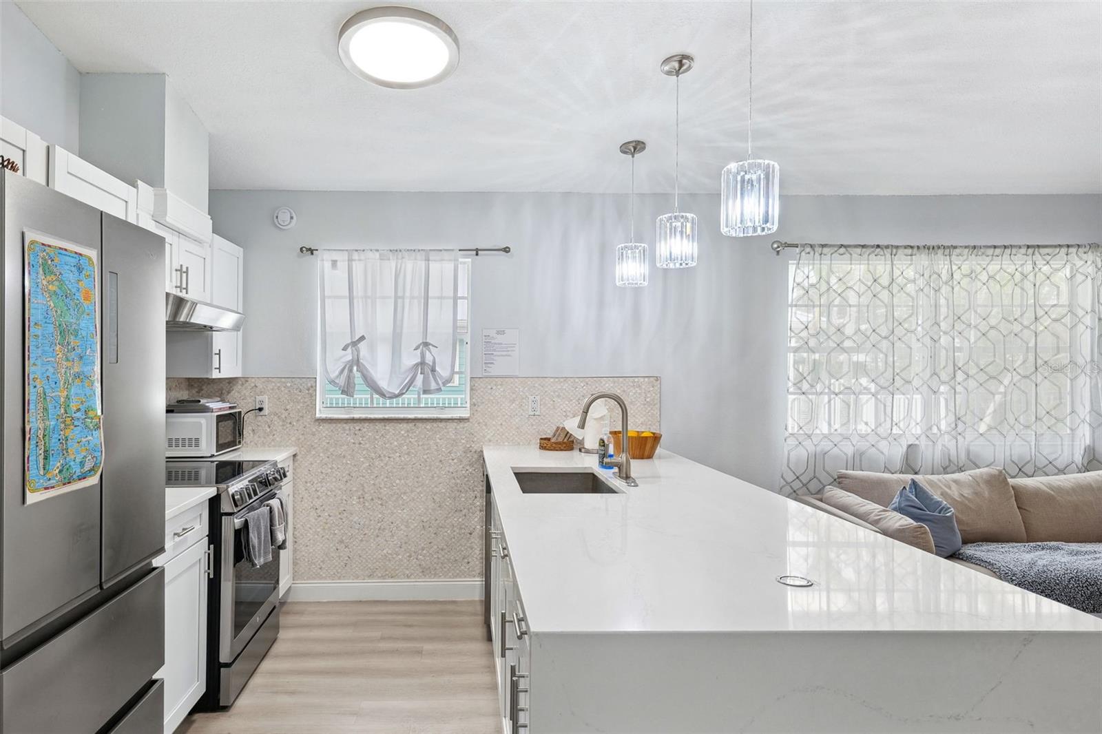 Image 11 of 36 For 311 Poinsettia Road
