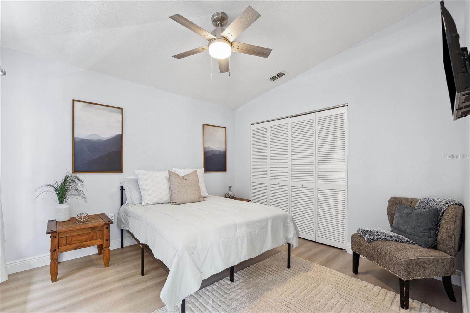 Image 21 of 36 For 311 Poinsettia Road
