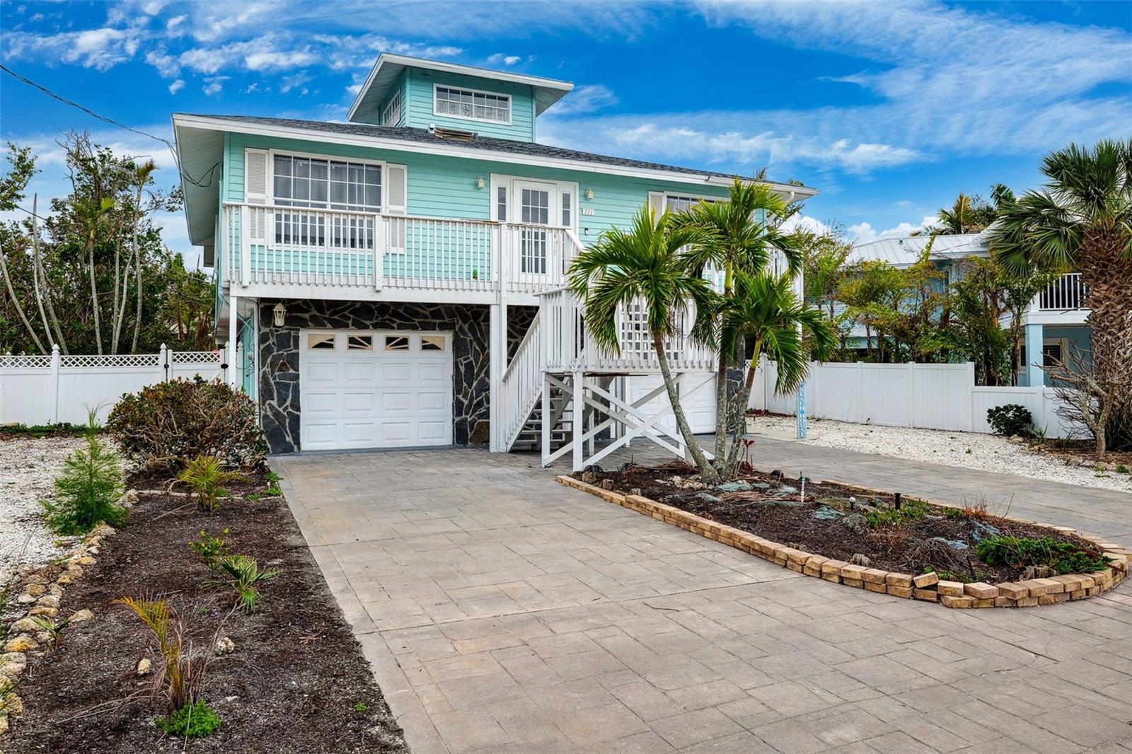 Image 3 of 36 For 311 Poinsettia Road
