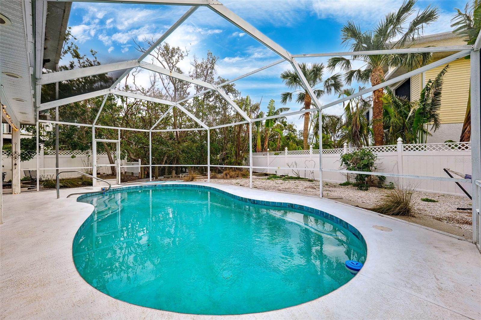 Image 34 of 36 For 311 Poinsettia Road