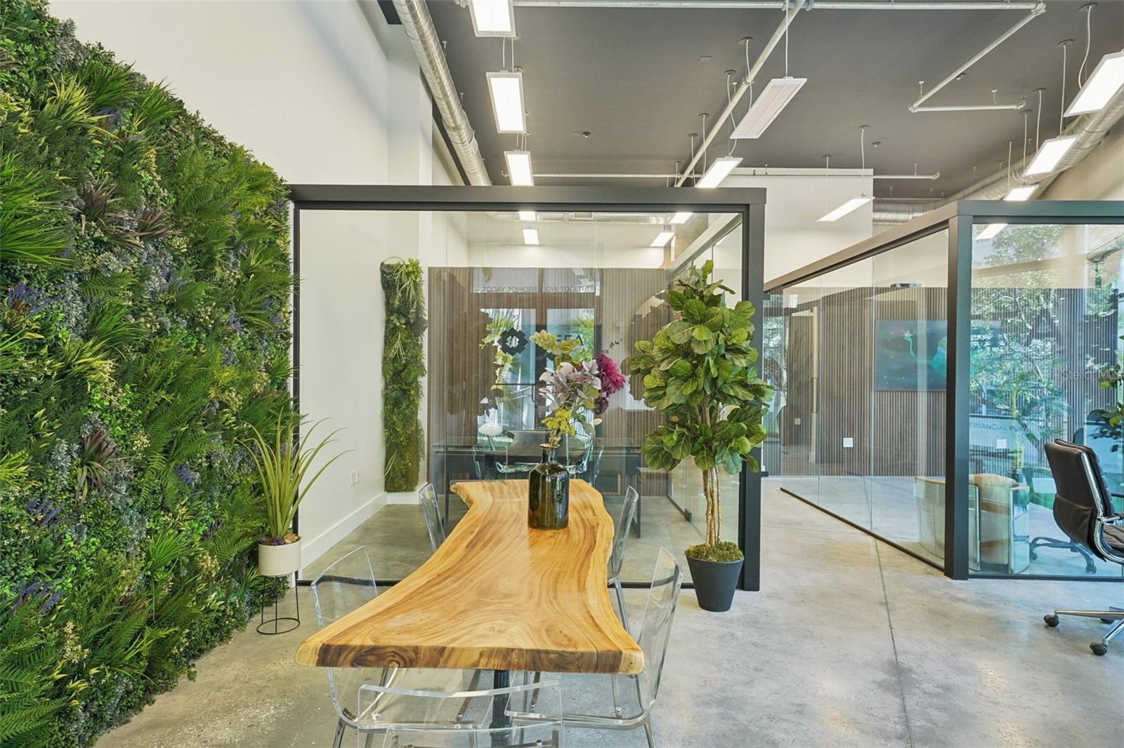 Listing photo id 8 for 401 12th Street 2