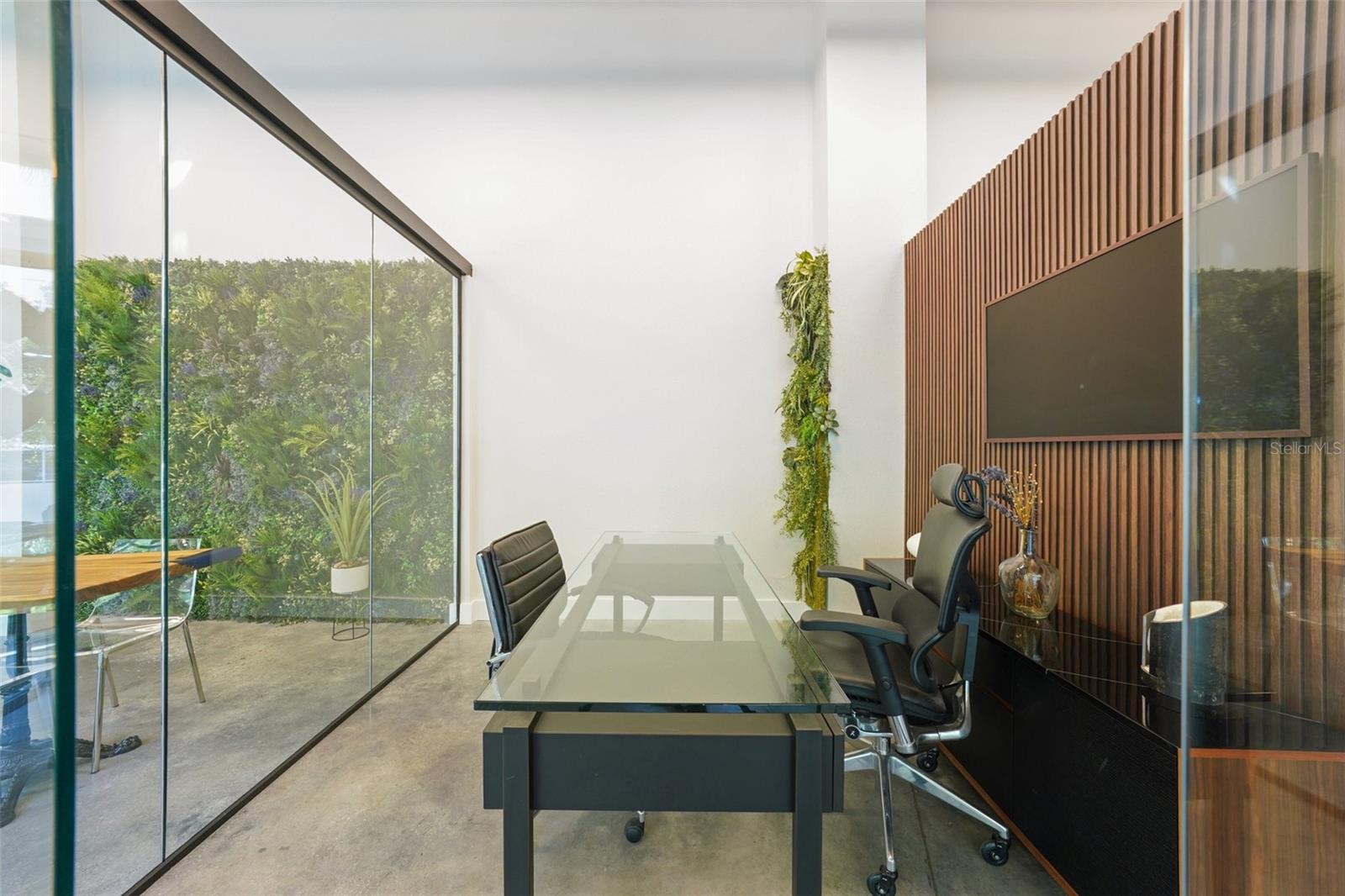 Listing photo id 11 for 401 12th Street 2