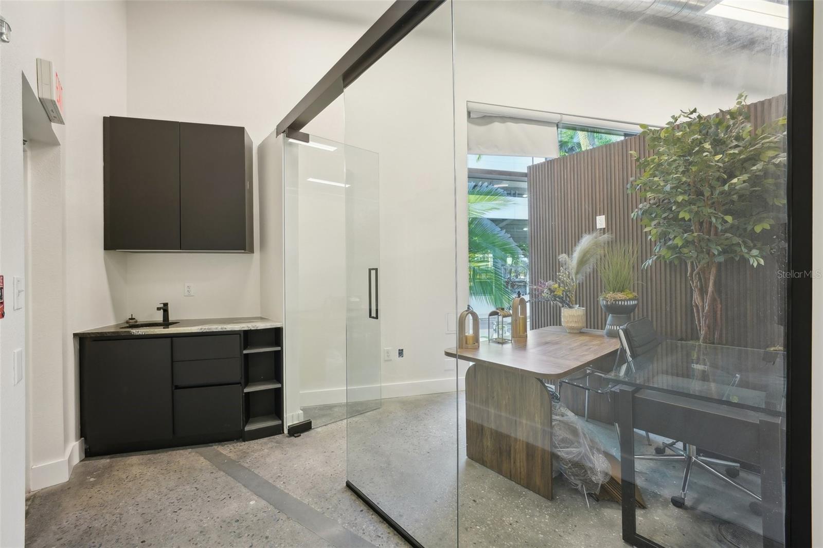 Listing photo id 15 for 401 12th Street 2