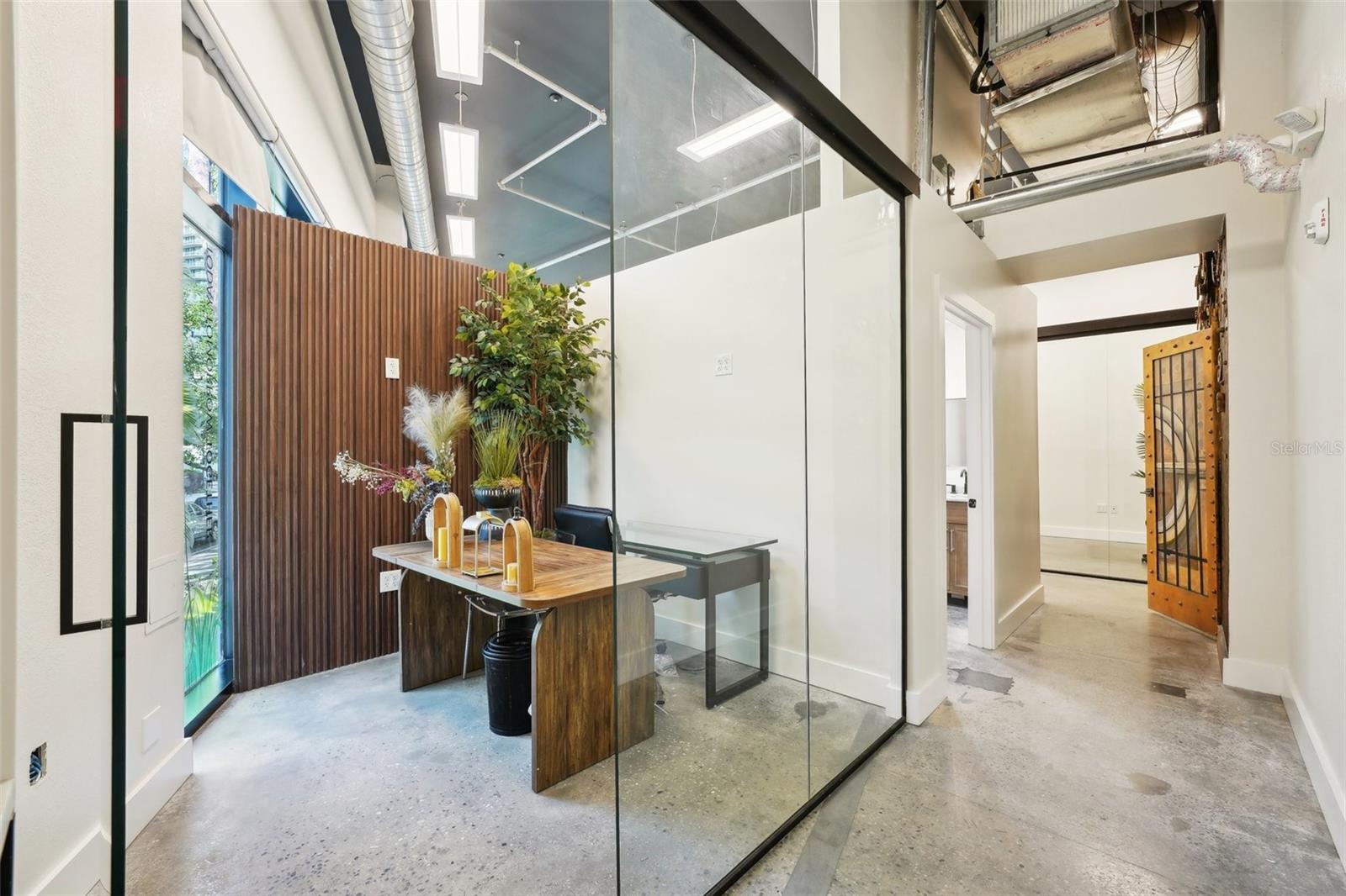 Listing photo id 17 for 401 12th Street 2