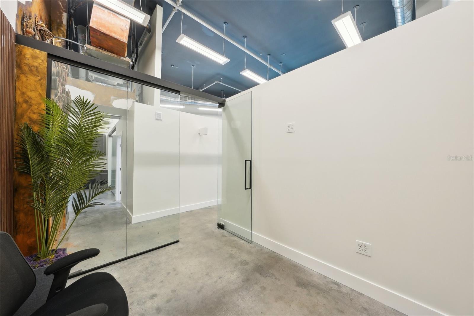 Listing photo id 23 for 401 12th Street 2