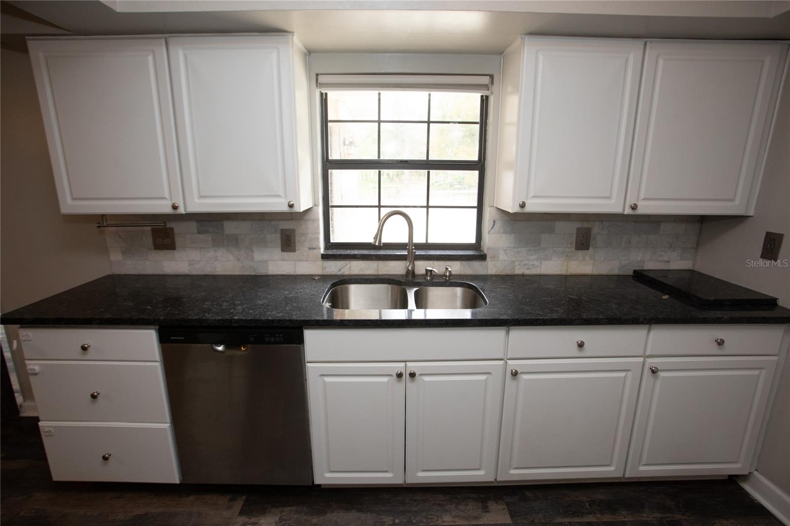 Image 11 of 52 For 25590 Olympia Road