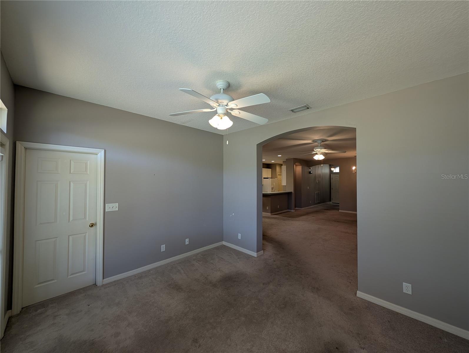 Listing photo id 11 for 8530 Alexandra Arbor Lane