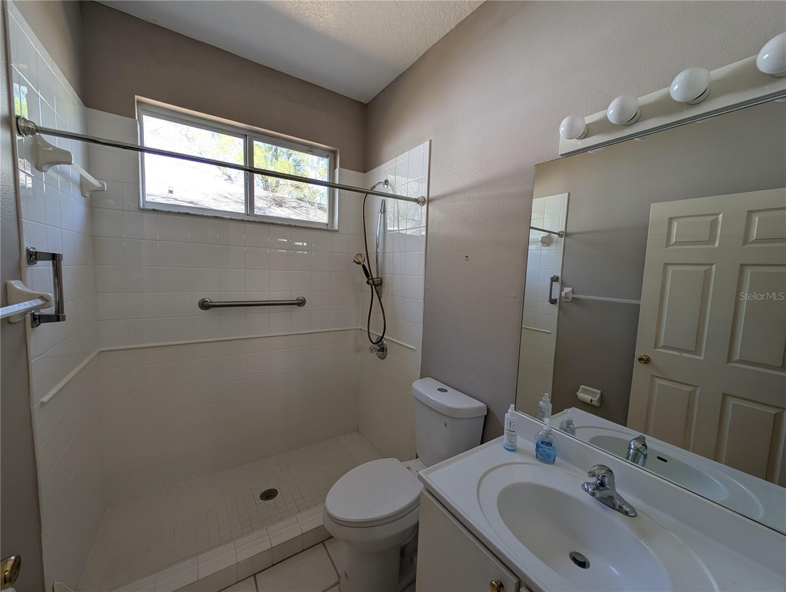 Listing photo id 19 for 8530 Alexandra Arbor Lane