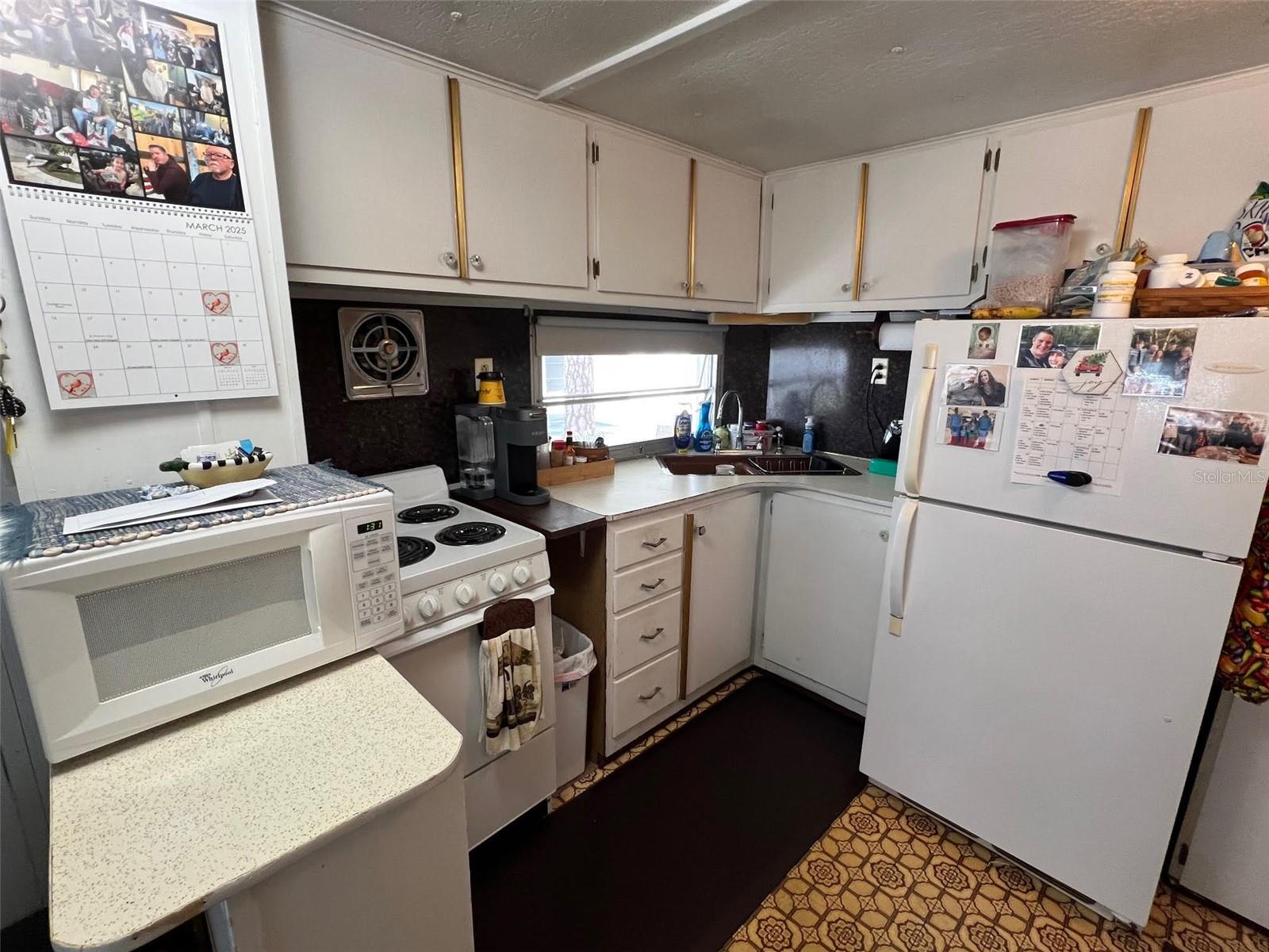 Listing photo id 2 for 12674 Seminole Boulevard C30