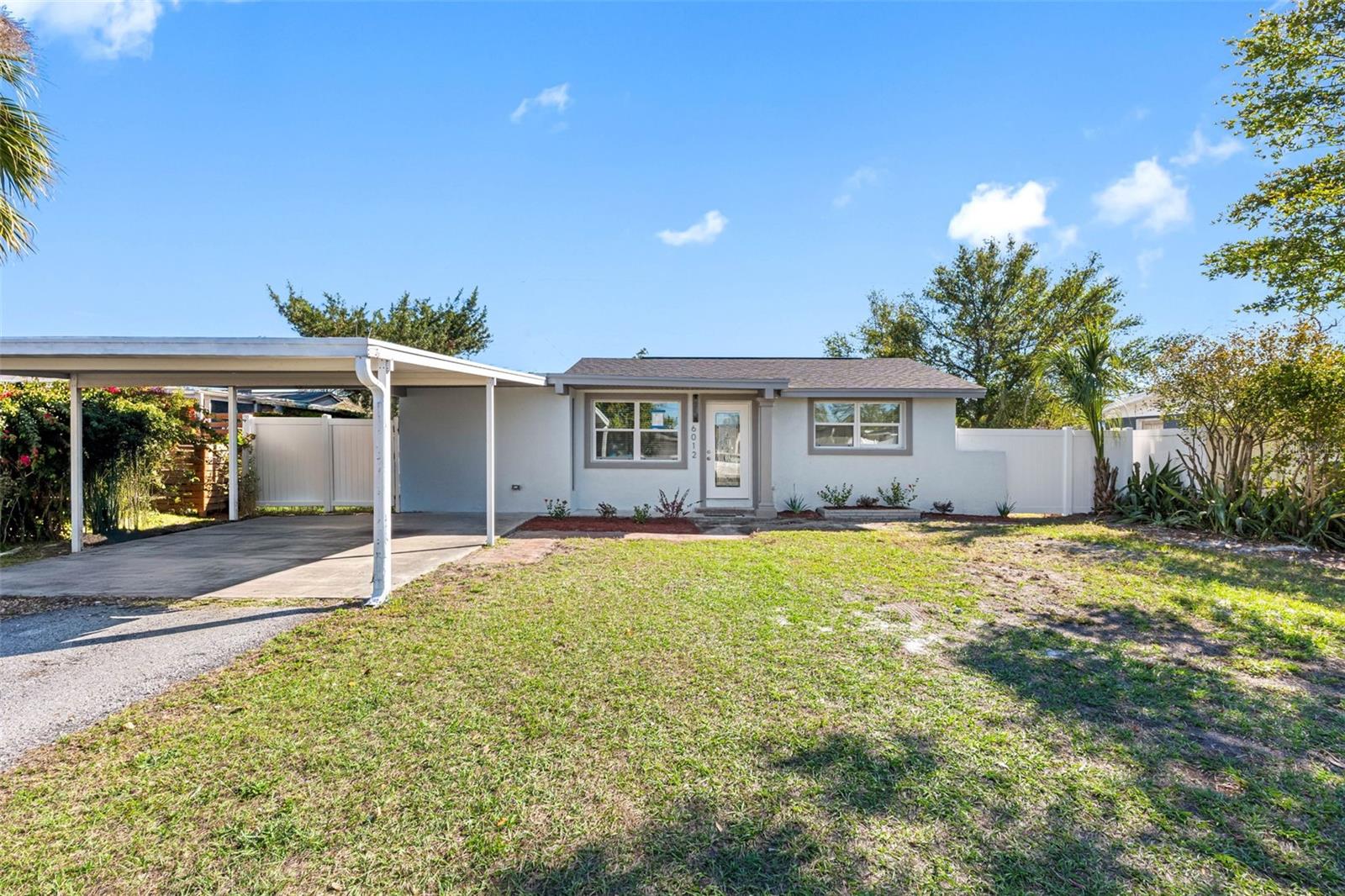 Listing photo id 1 for 6012 Larmon Street