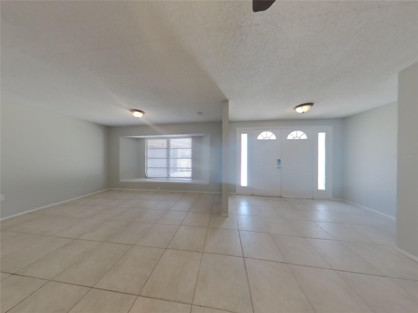 Listing photo id 0 for 4817 Palm Aire Drive