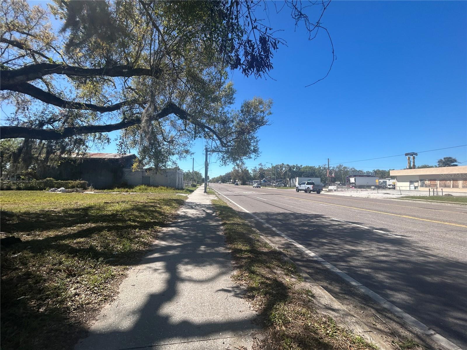 Image 6 of 7 For 7707 Gibsonton Drive