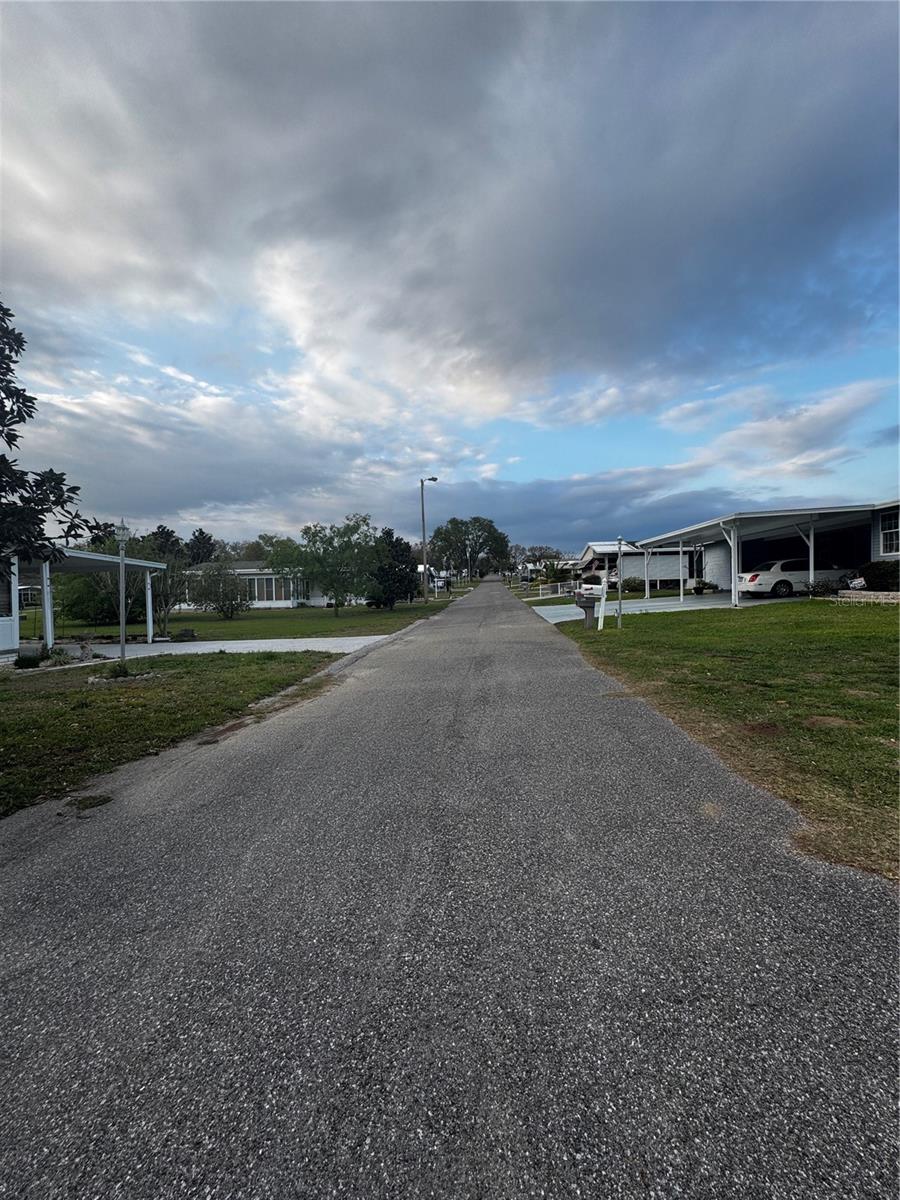 Listing photo id 2 for 10028 Wellington Avenue