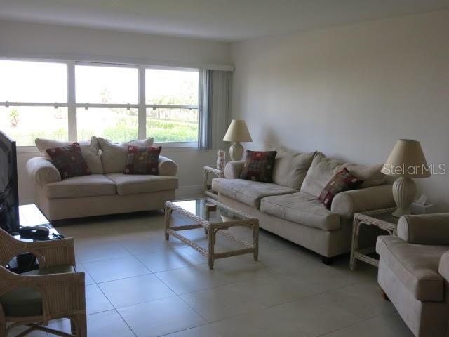 Image 3 of 16 For 1230 Gulf Boulevard 306