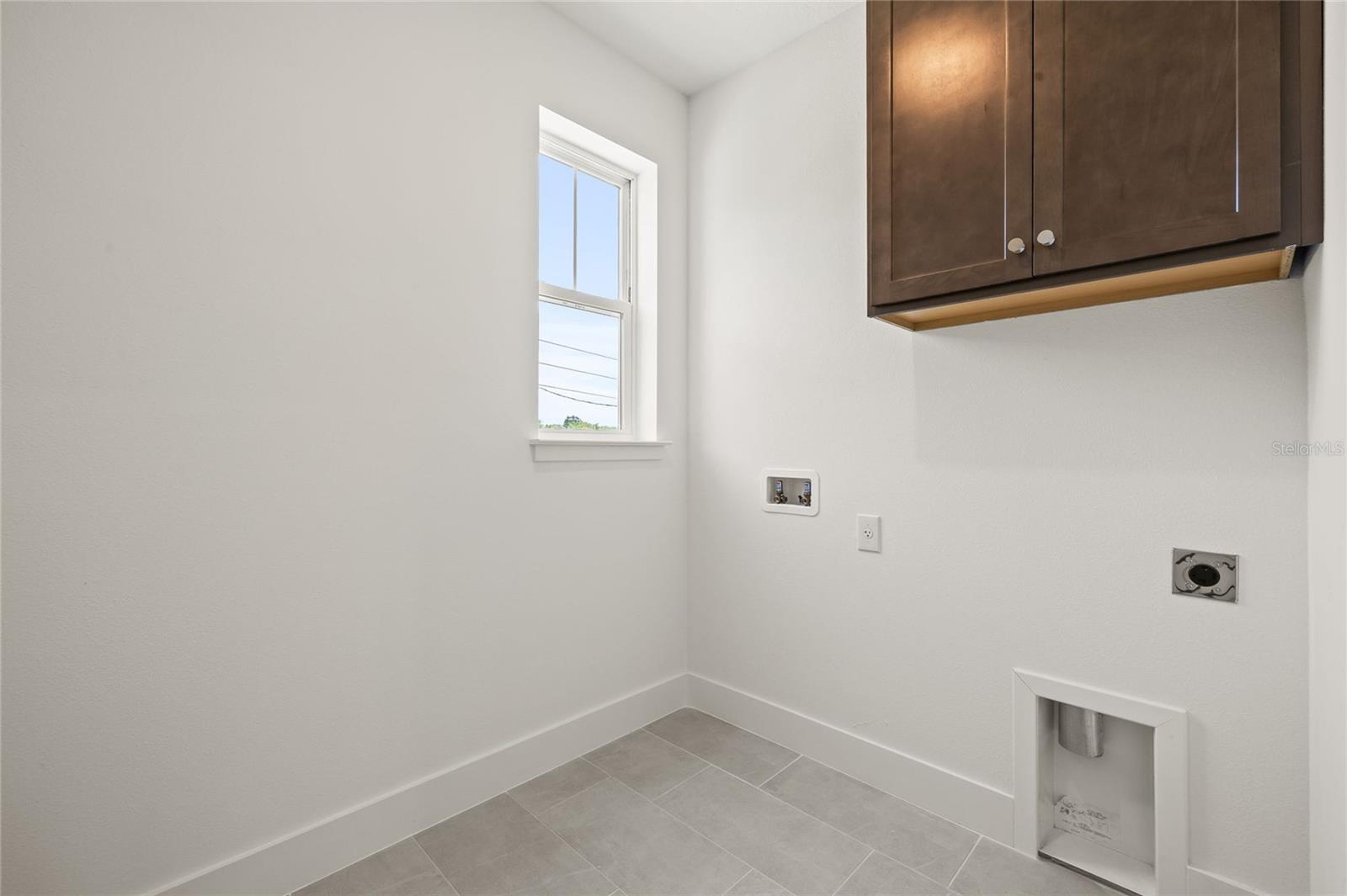Listing photo id 30 for 410 Paris Street