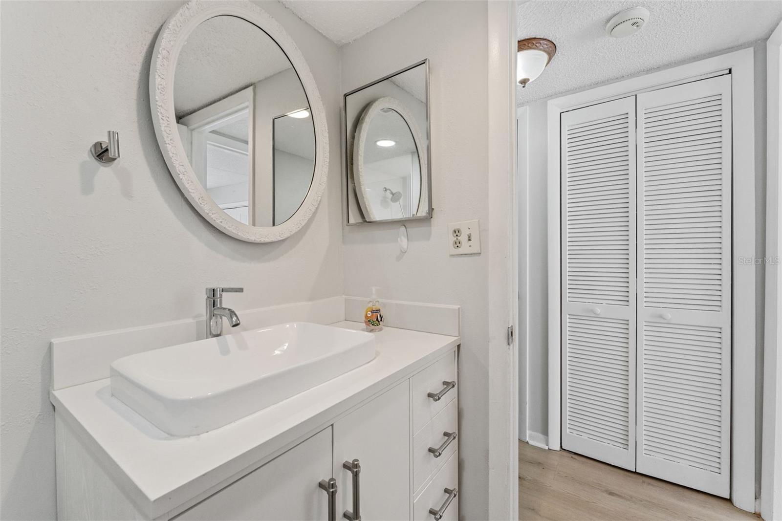 Image 17 of 22 For 4724 Michael Court 123