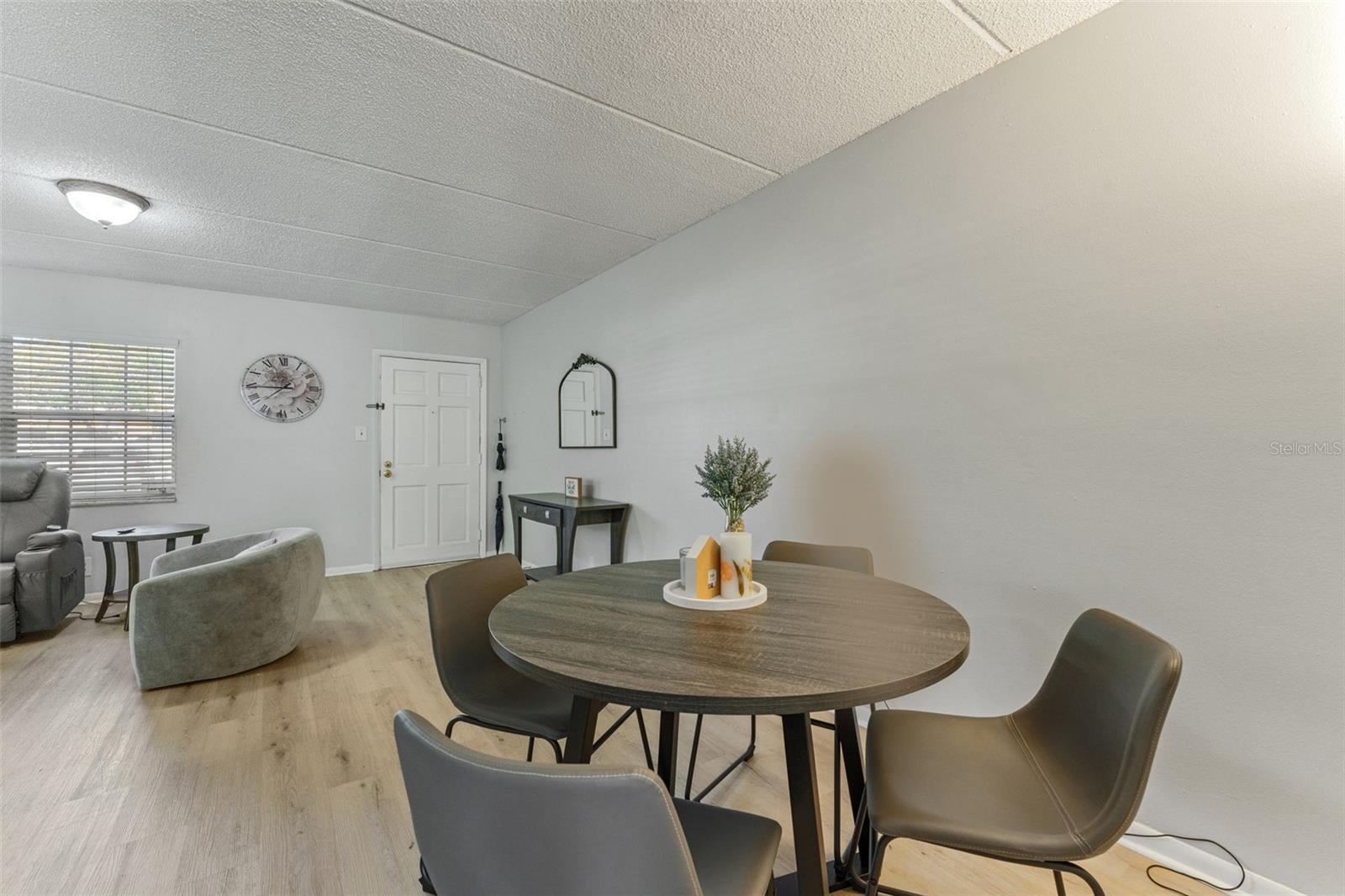 Image 4 of 22 For 4724 Michael Court 123