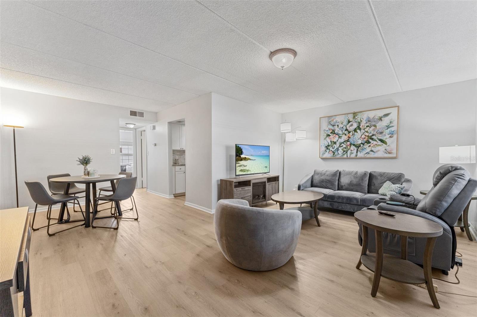 Image 7 of 22 For 4724 Michael Court 123