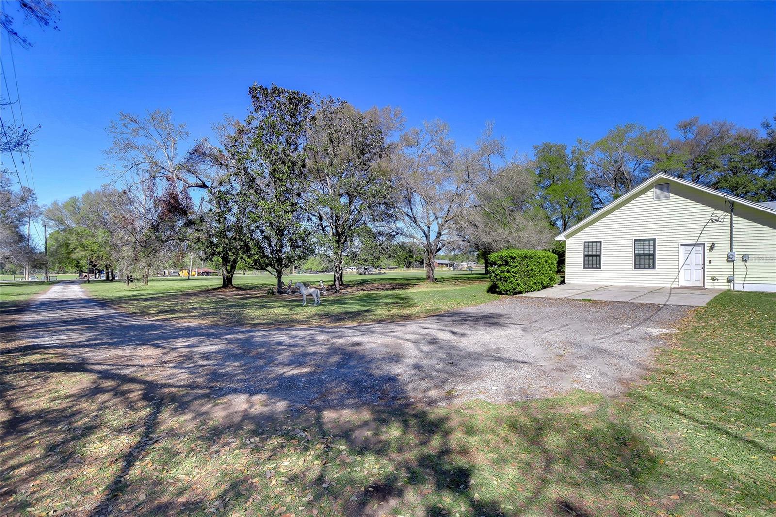 Listing photo id 28 for 16349 Spring Valley Road