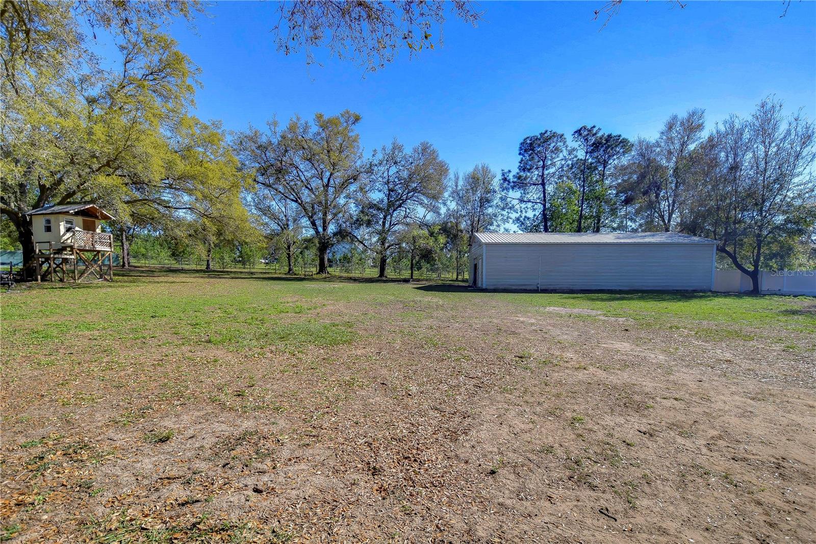 Listing photo id 30 for 16349 Spring Valley Road