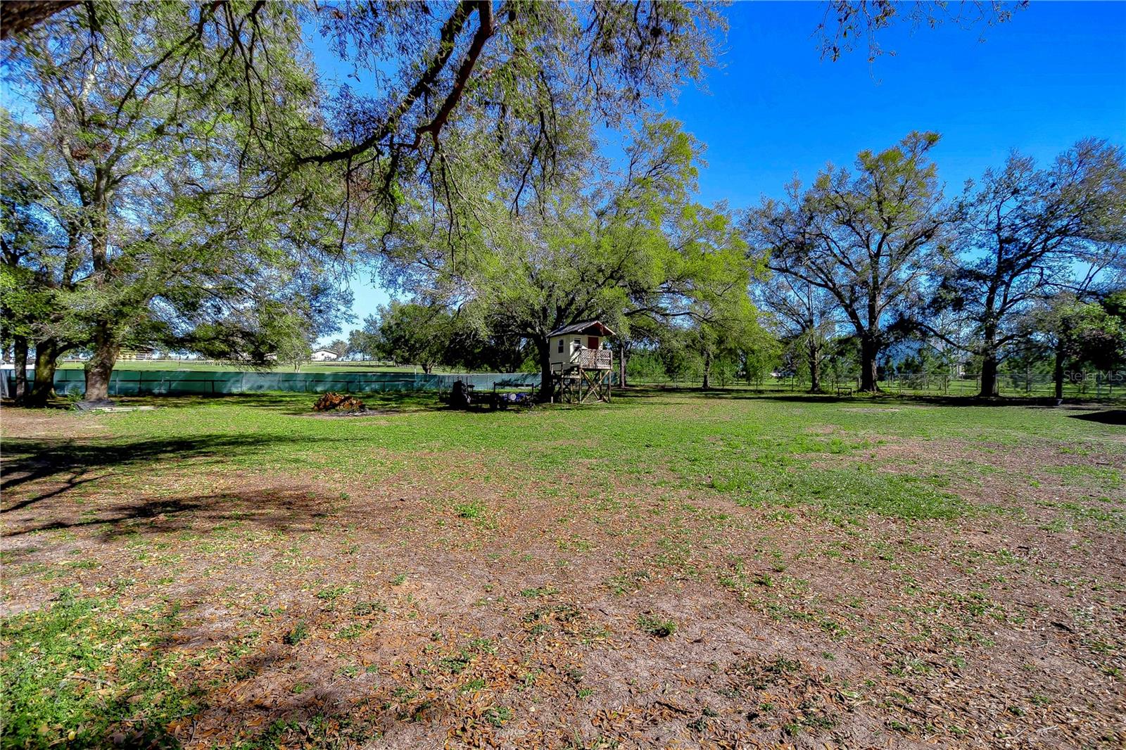 Listing photo id 31 for 16349 Spring Valley Road