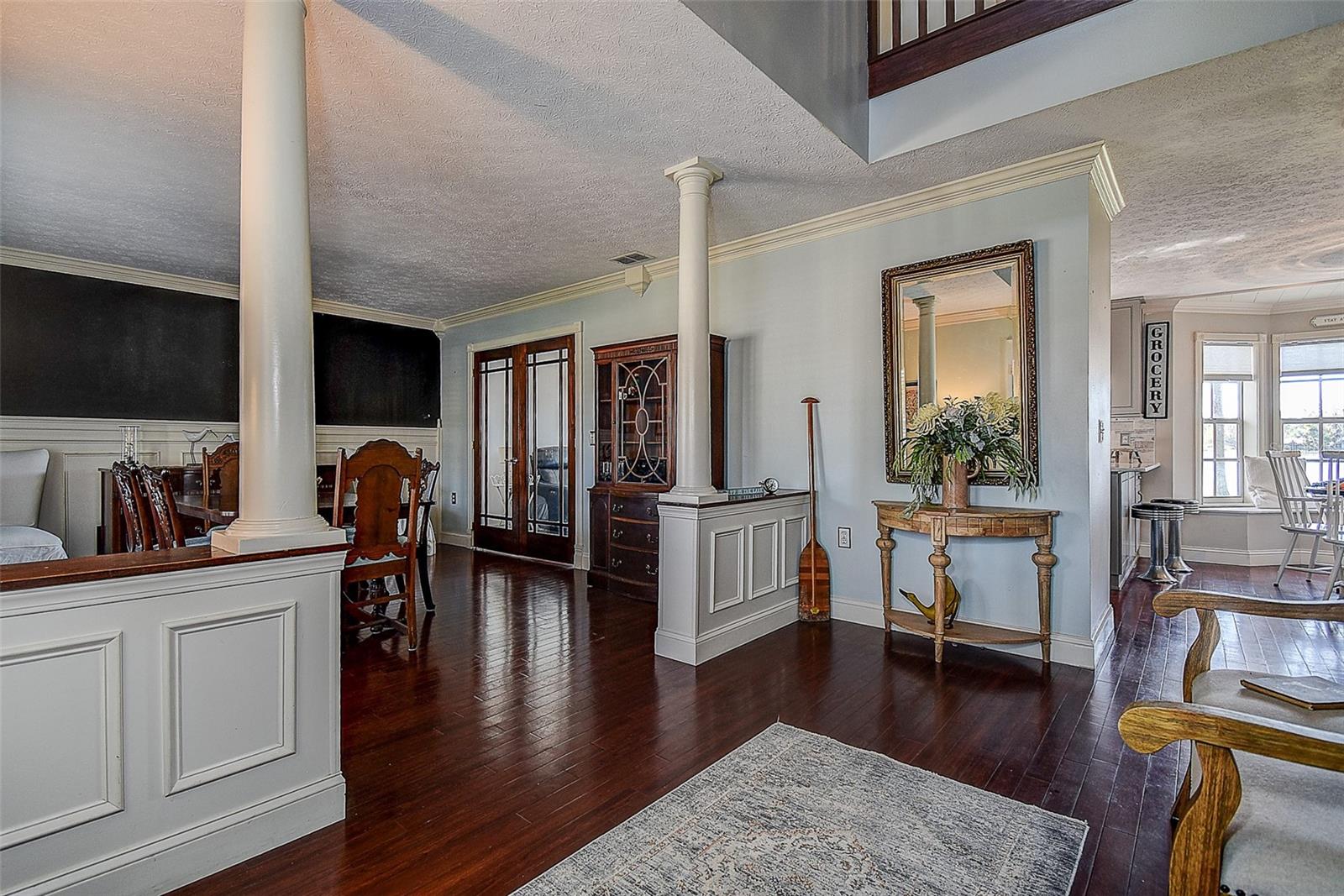 Image 6 of 56 For 18715 Lakeshore Drive