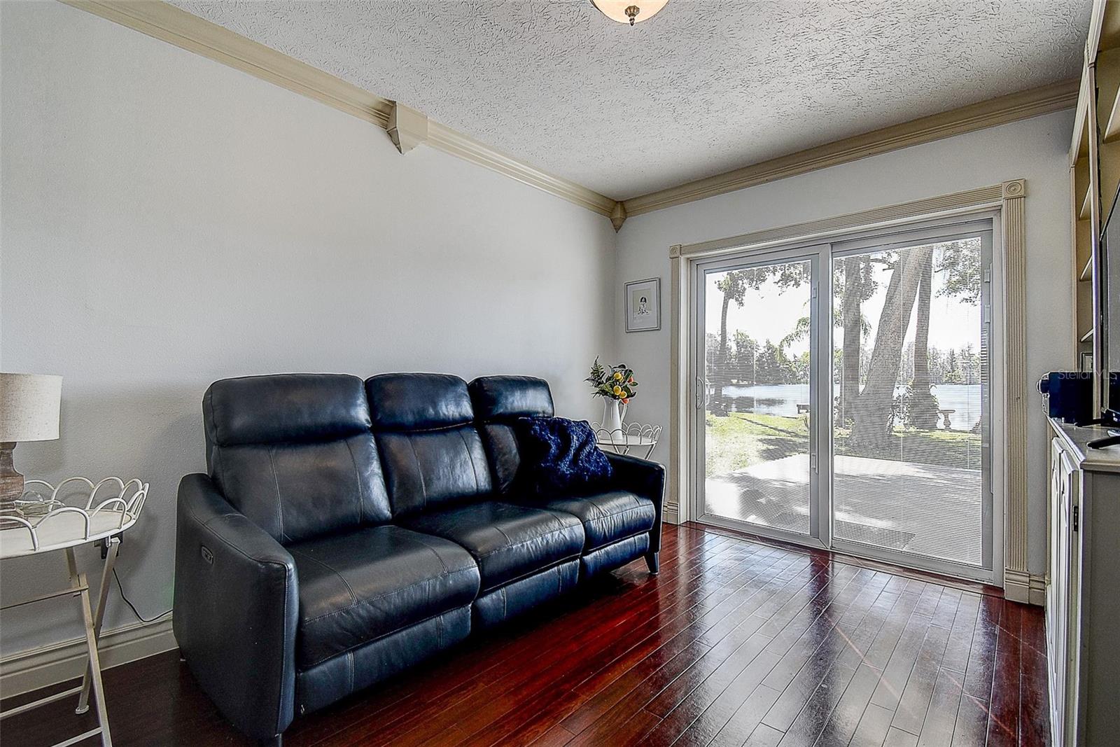 Image 9 of 56 For 18715 Lakeshore Drive