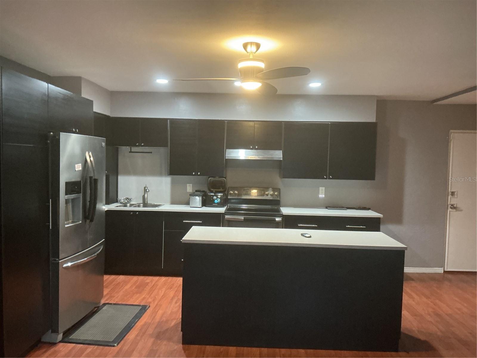 Image 6 of 30 For 416 73rd Avenue N 209