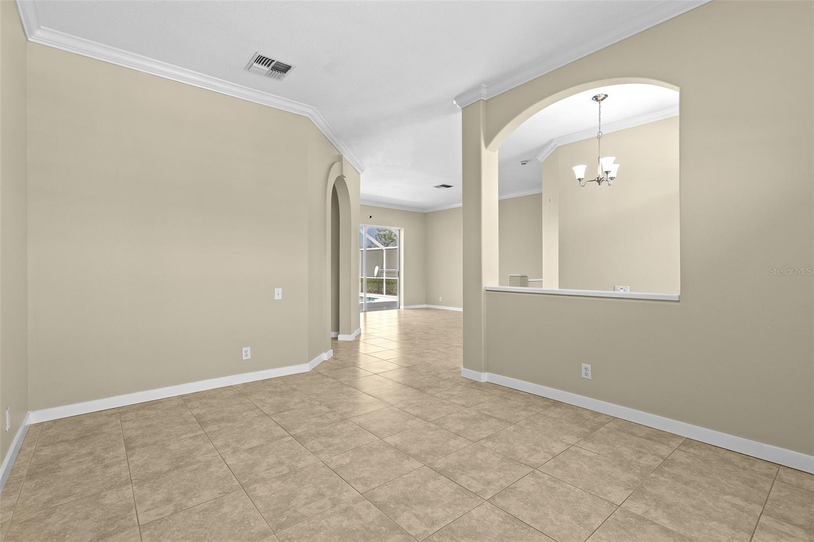 Image 12 of 56 For 10561 Greencrest Drive