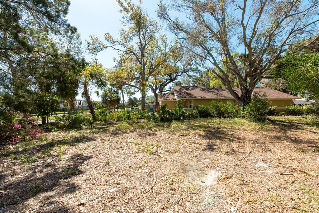 Listing photo id 21 for 506 Blanche B Littlejohn Trail