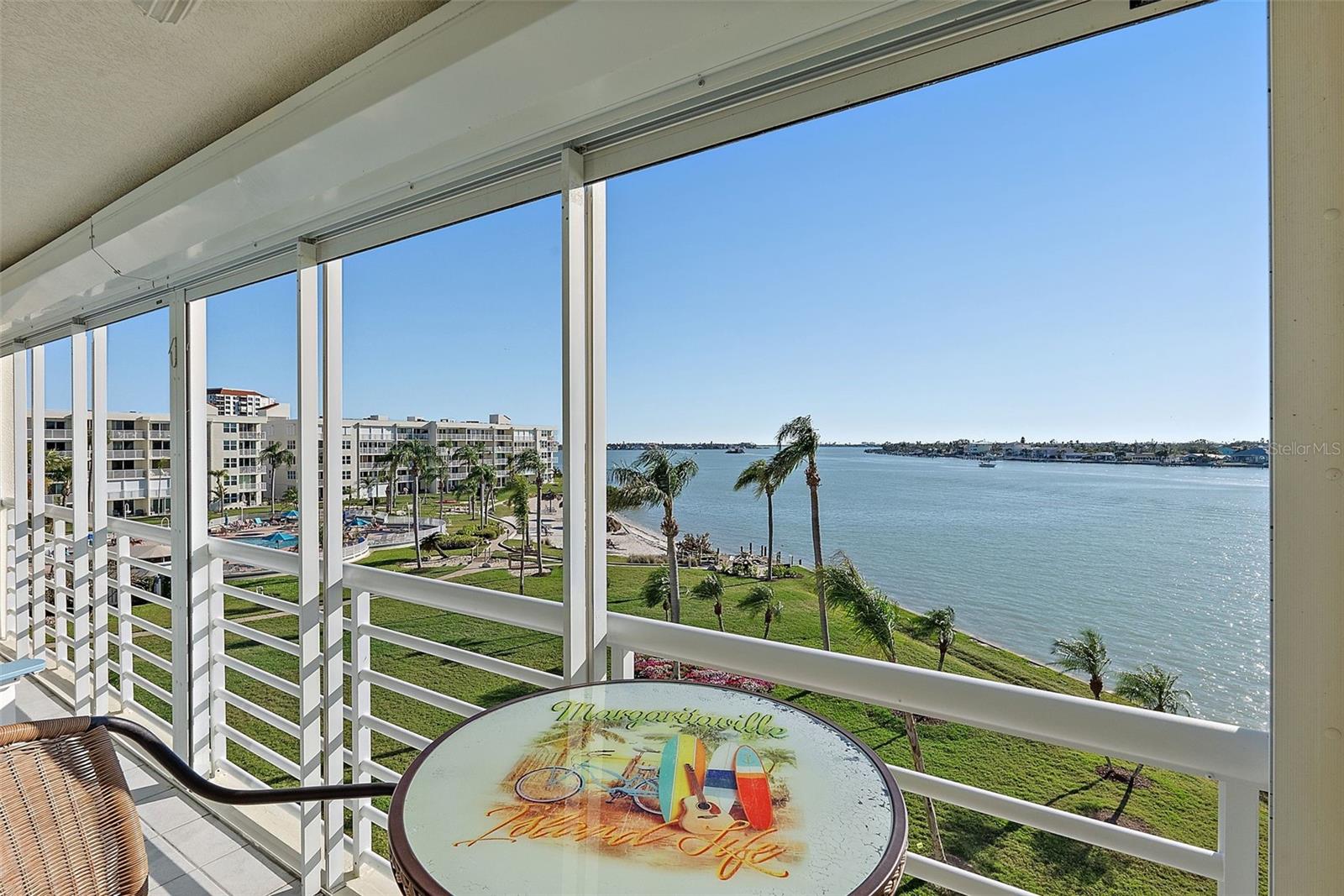 Listing photo id 22 for 6001 Bahia Del Mar Circle 429