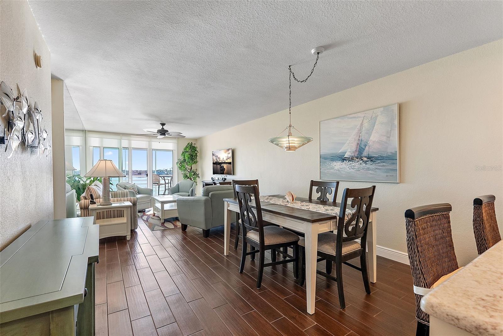 Listing photo id 7 for 6001 Bahia Del Mar Circle 429