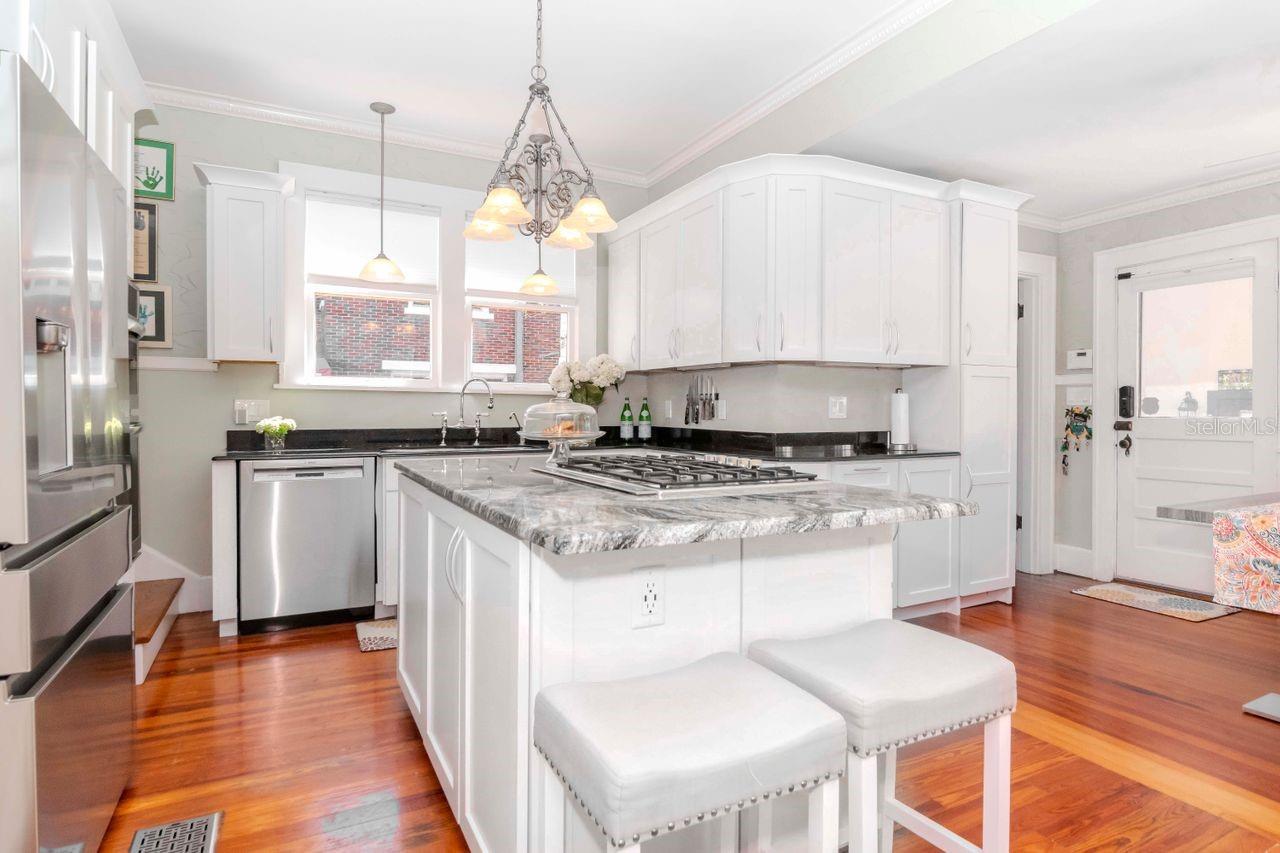 Image 21 of 54 For 116 14th Avenue Ne