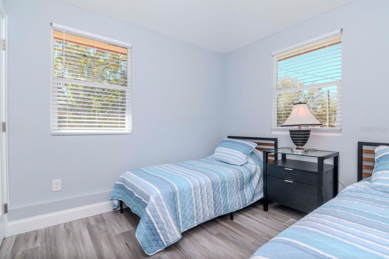 Image 46 of 54 For 116 14th Avenue Ne