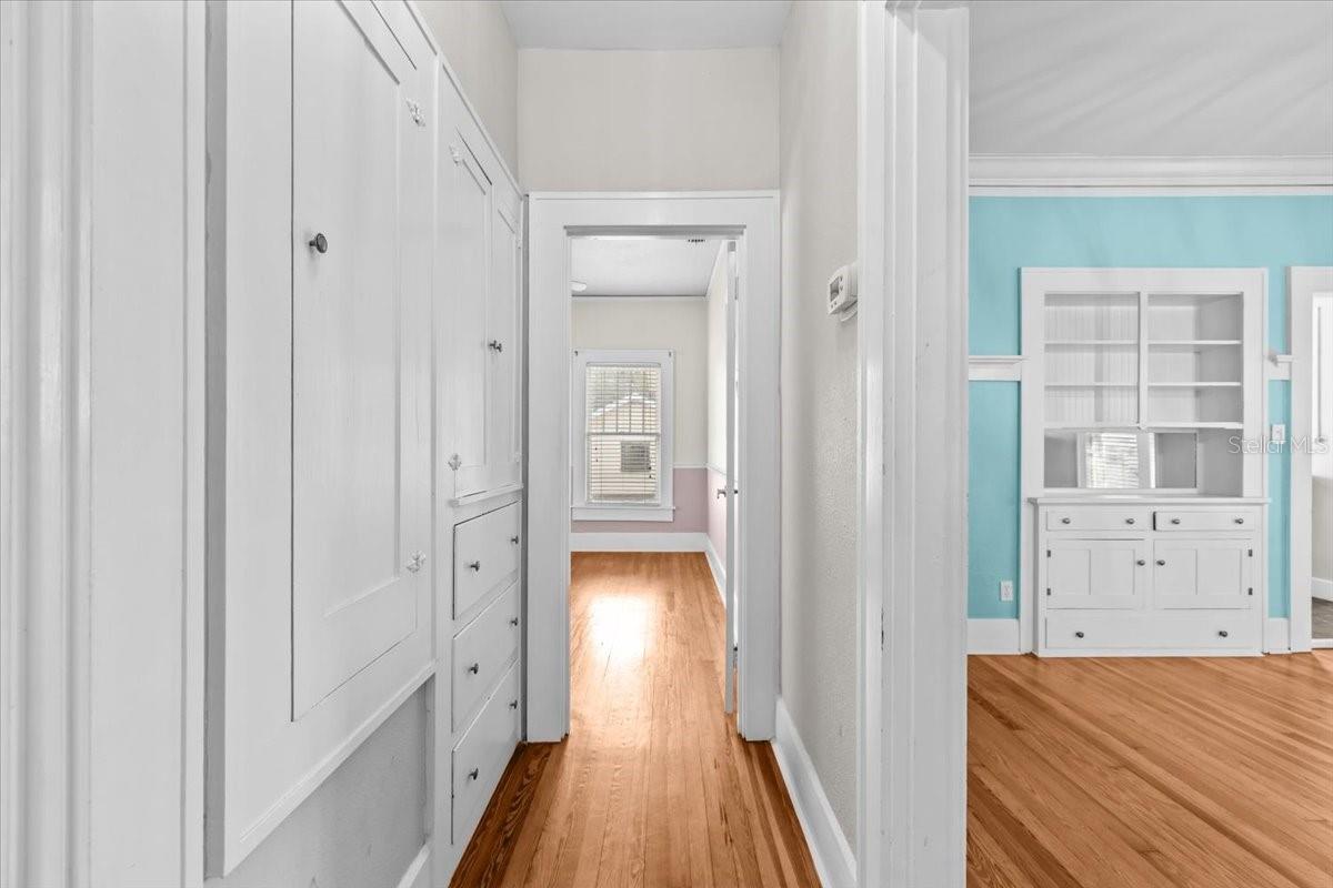 Image 10 of 37 For 322 11th Avenue N