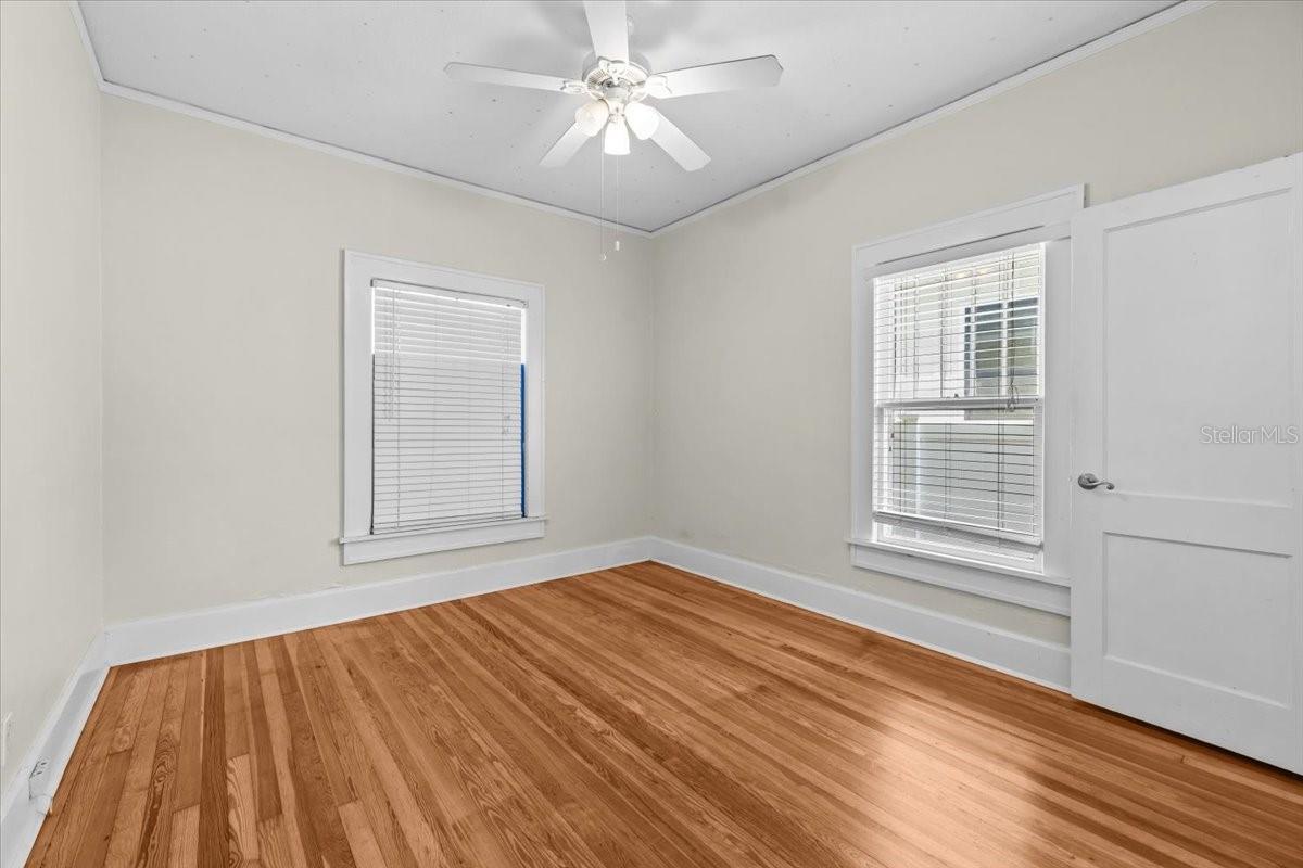 Image 20 of 37 For 322 11th Avenue N
