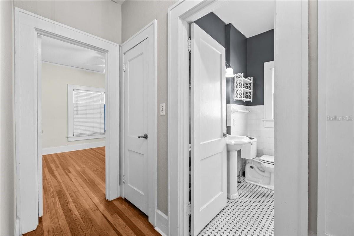 Image 21 of 37 For 322 11th Avenue N
