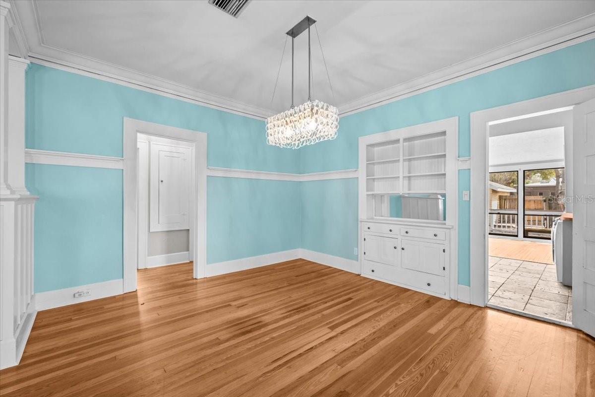 Image 5 of 37 For 322 11th Avenue N
