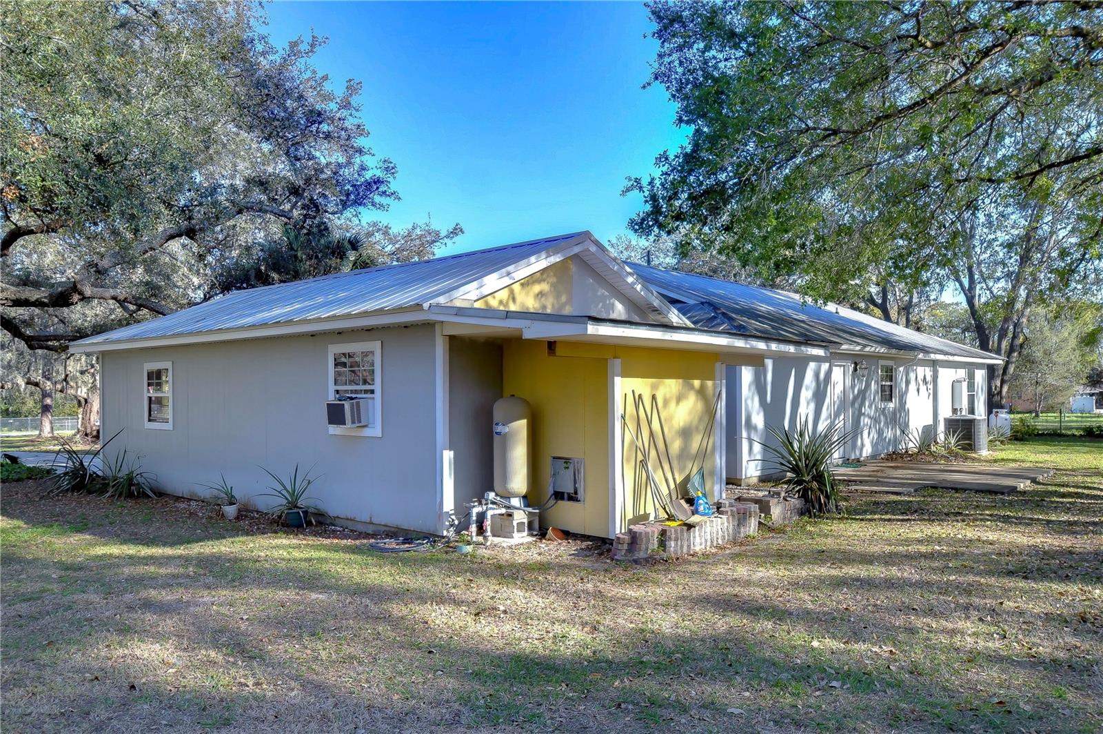 Image 48 of 64 For 8249 Cindy Drive