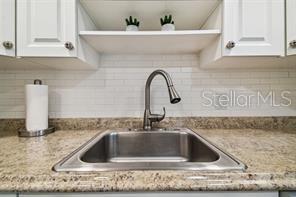 Listing photo id 9 for 2042 Australia Way W 6