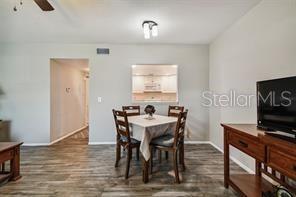 Listing photo id 2 for 2042 Australia Way W 6