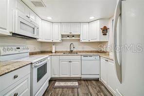 Listing photo id 7 for 2042 Australia Way W 6