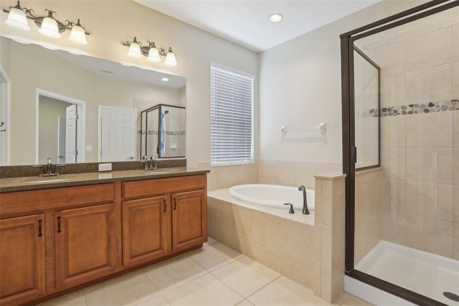 Image 19 of 44 For 1503 Yale Castle Court