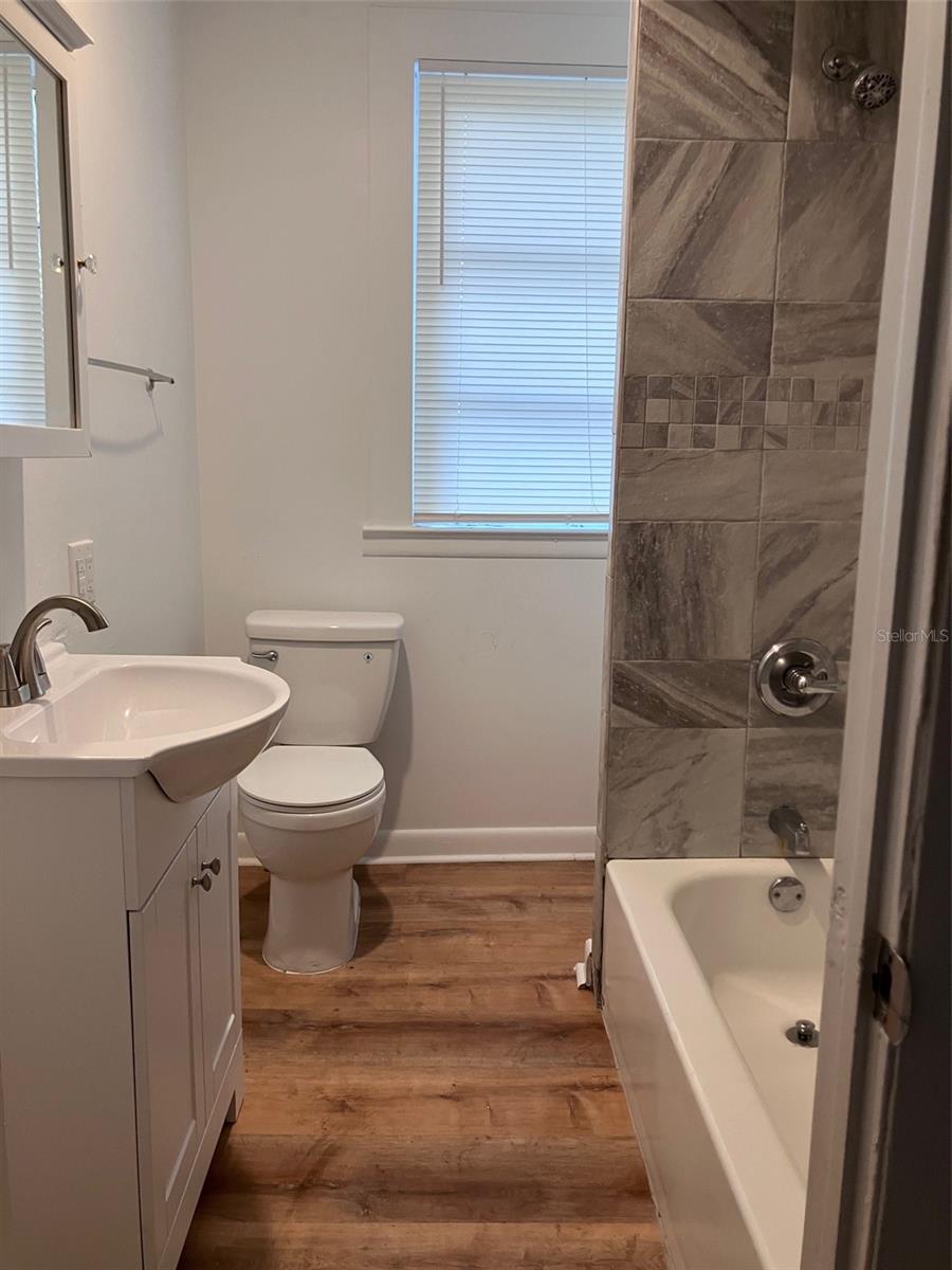 Image 10 of 20 For 38030 Howard Avenue