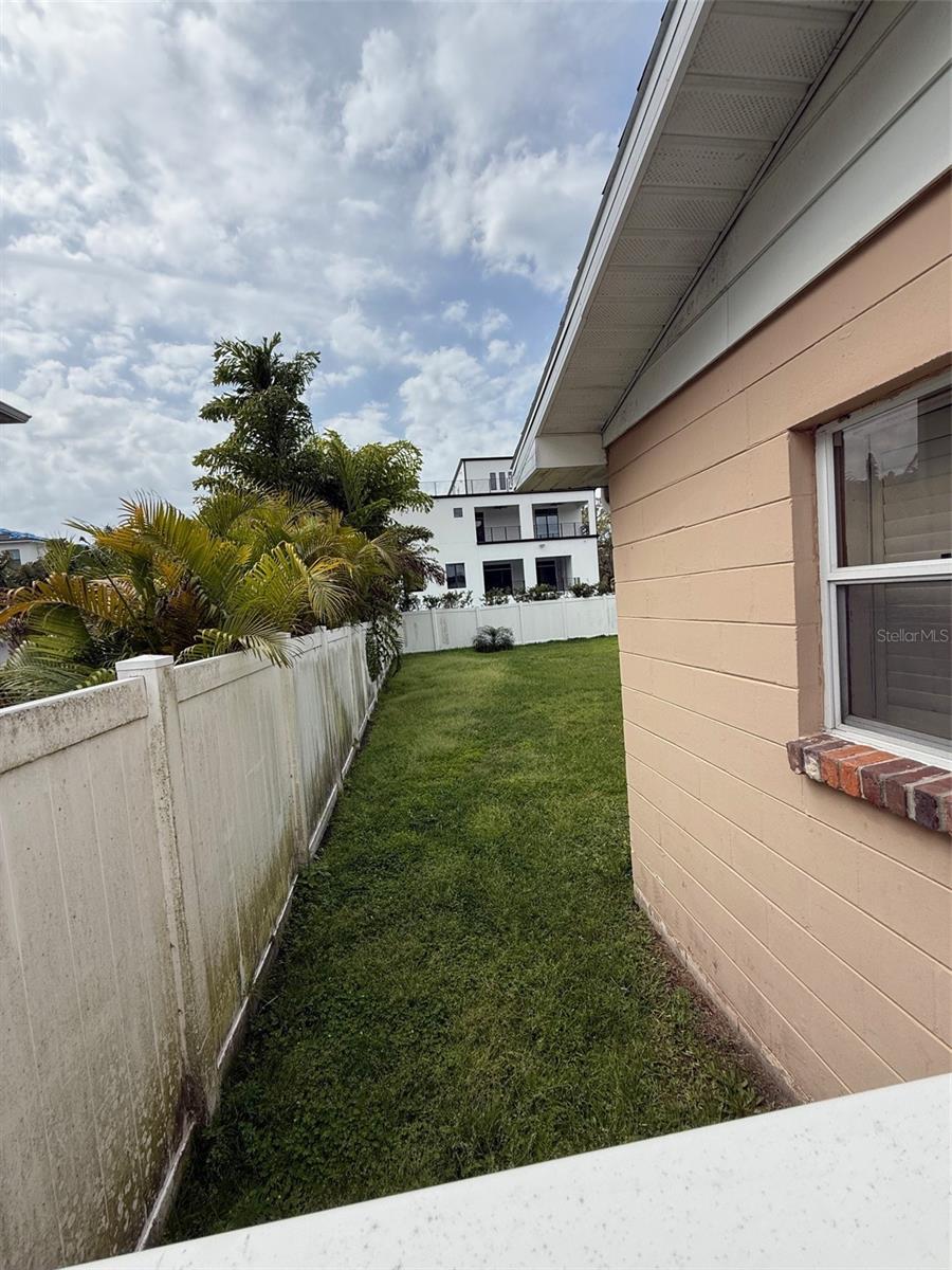 Image 3 of 3 For 205 Shore Crest Drive