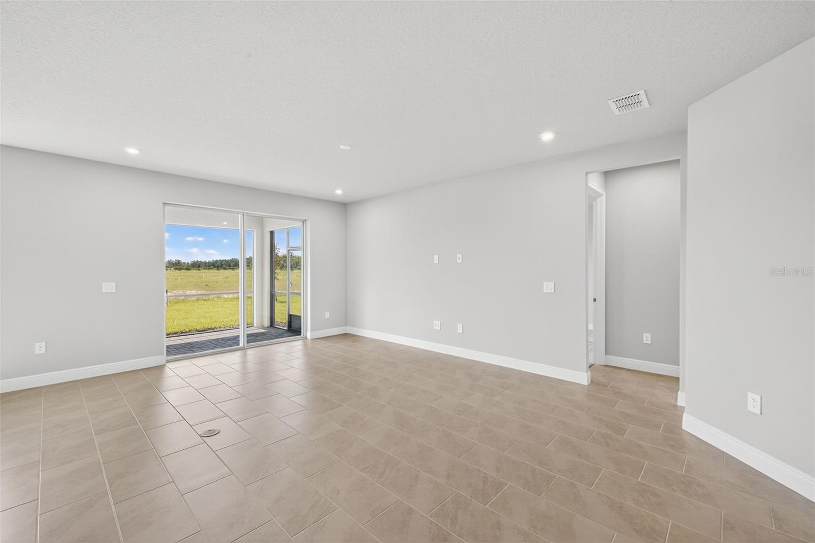 Image 12 of 35 For 12431 52nd Street E